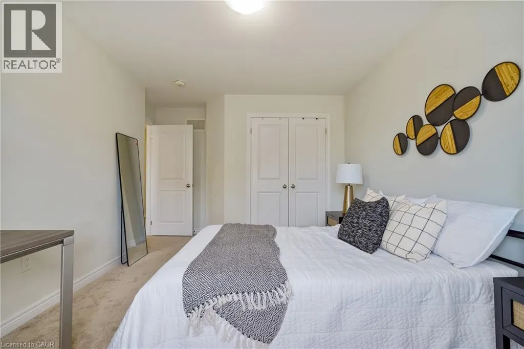 60 BOBOLINK Road
