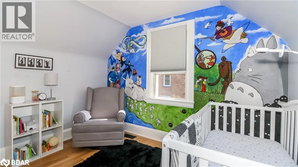 156 NELSON Street W