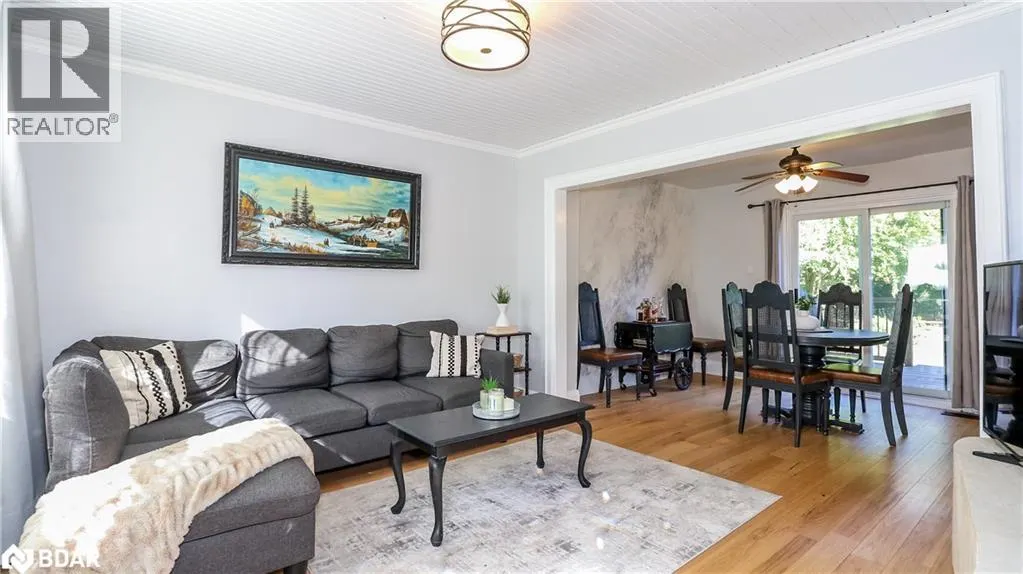 156 NELSON Street W