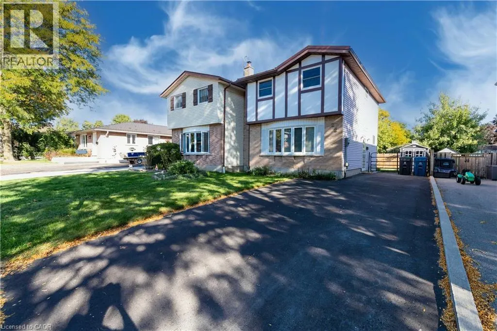 22 UPTON Crescent