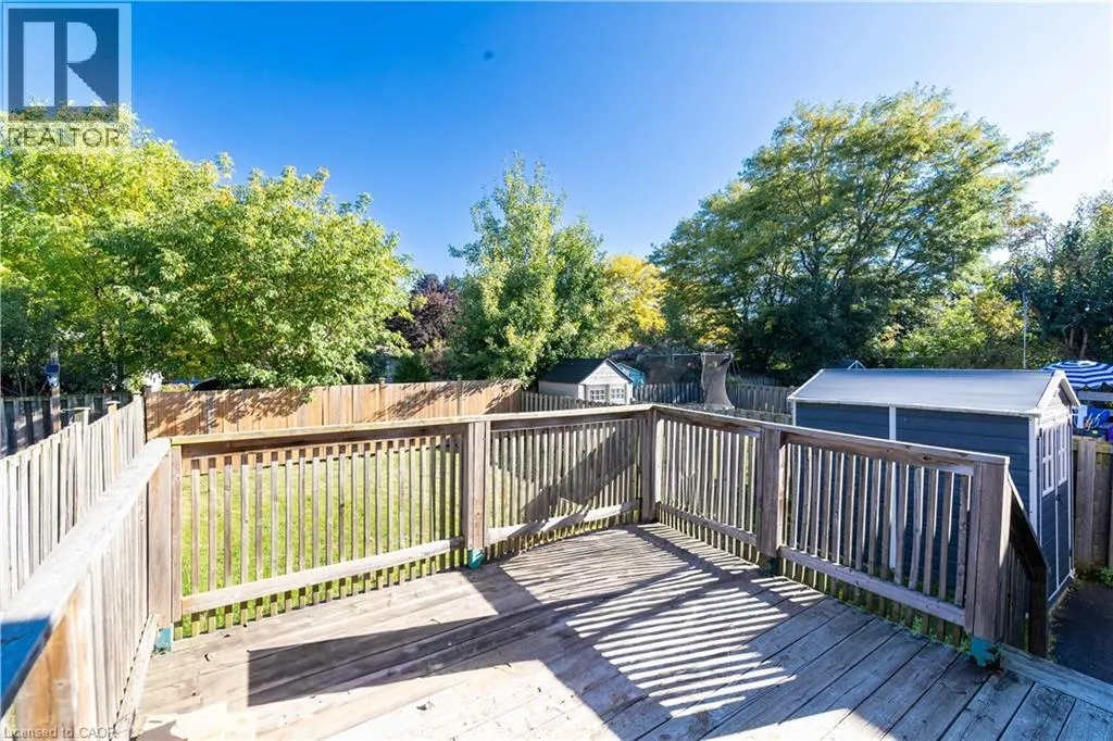 22 UPTON Crescent