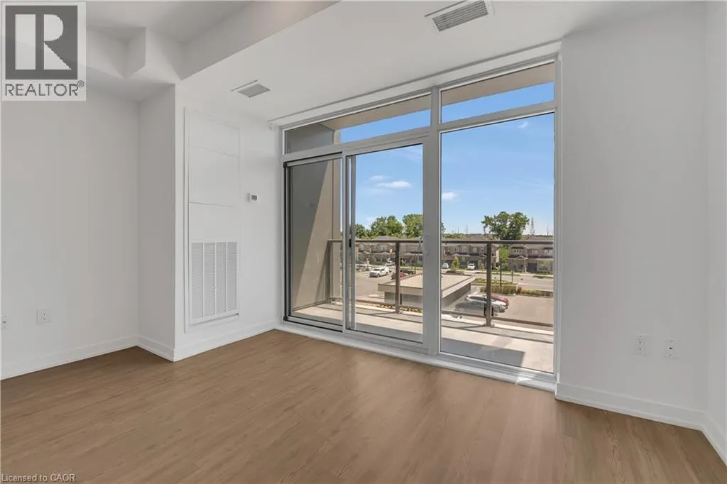 450 DUNDAS Street Unit# 319, #319