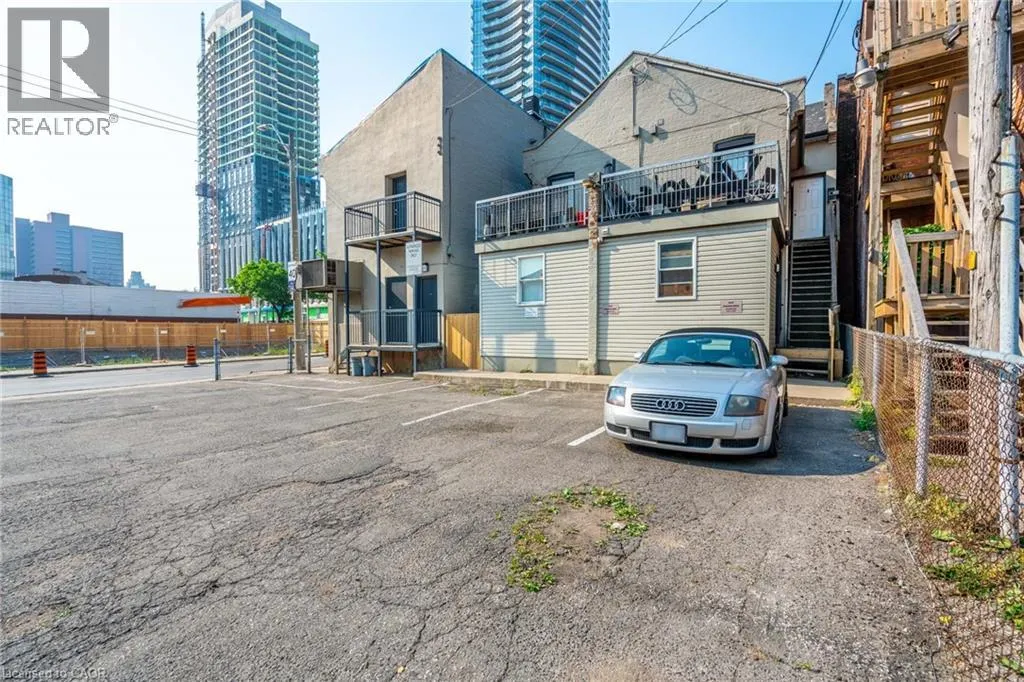 216-220 KING Street W