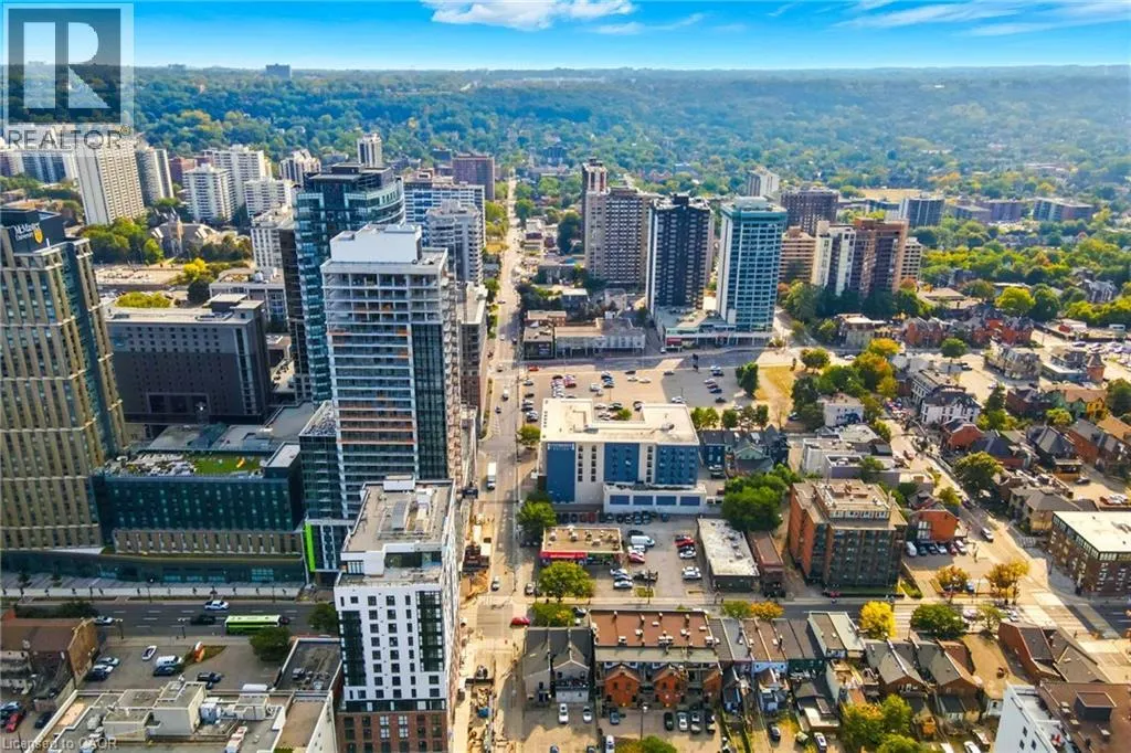216-220 KING Street W
