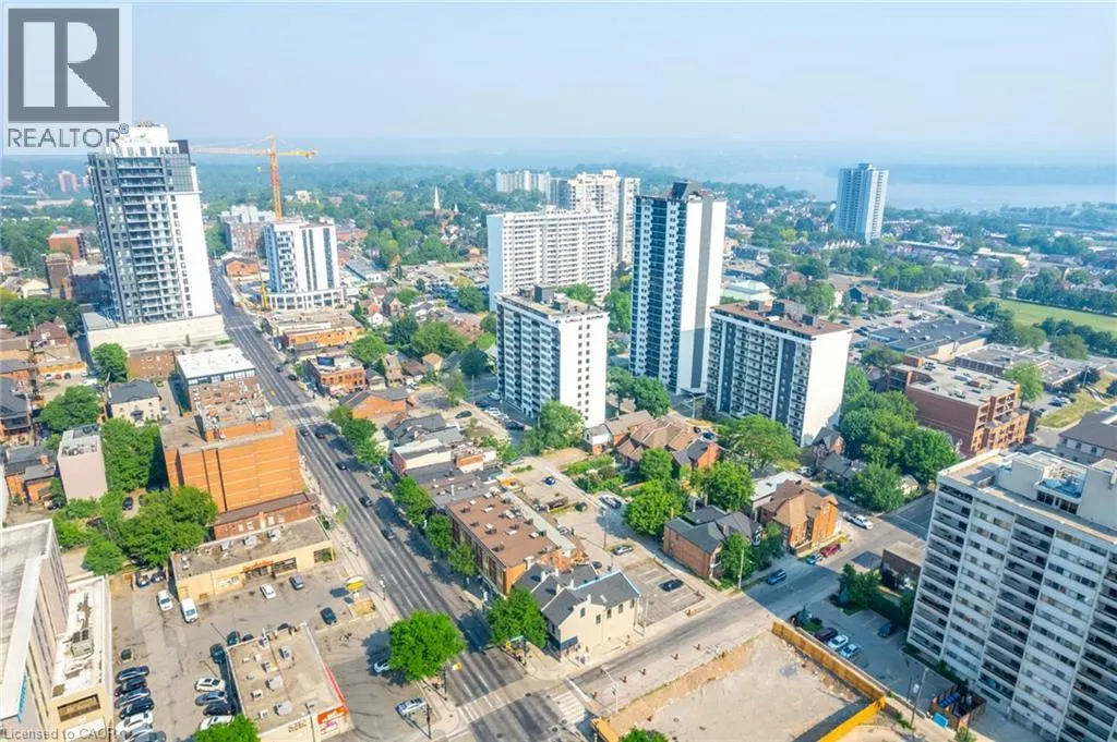 216-220 KING Street W