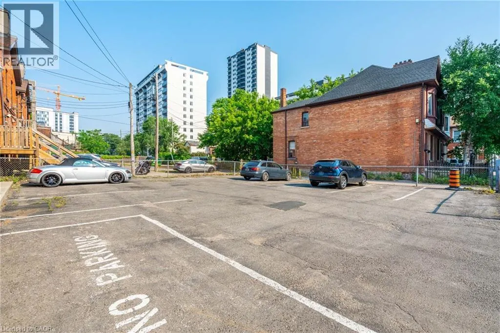 216-220 KING Street W