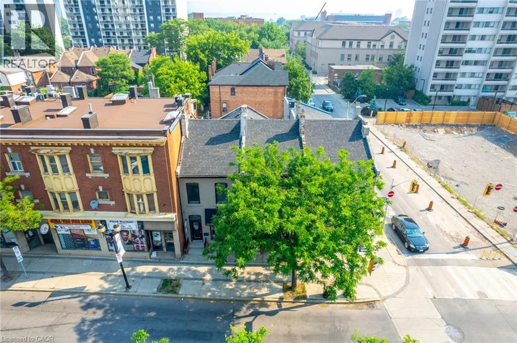 216-220 KING Street W