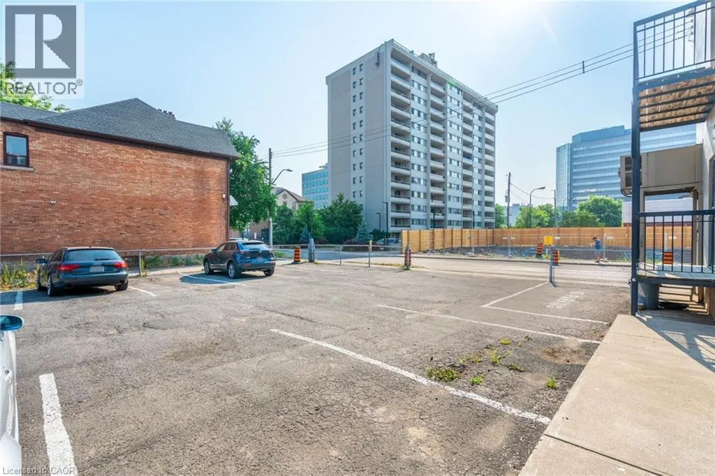 216-220 KING Street W