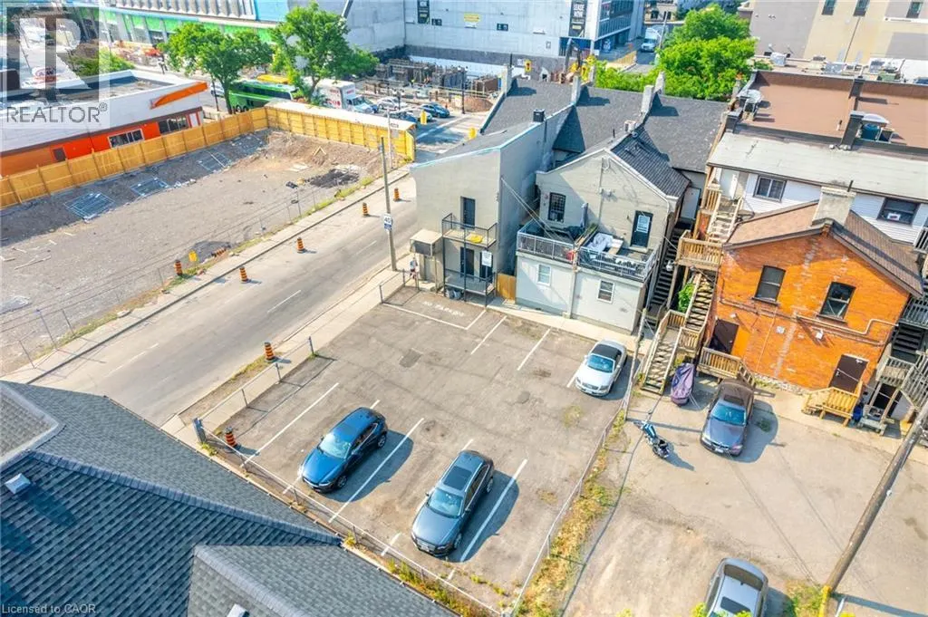 216-220 KING Street W