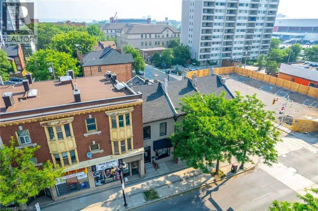 216-220 KING Street W