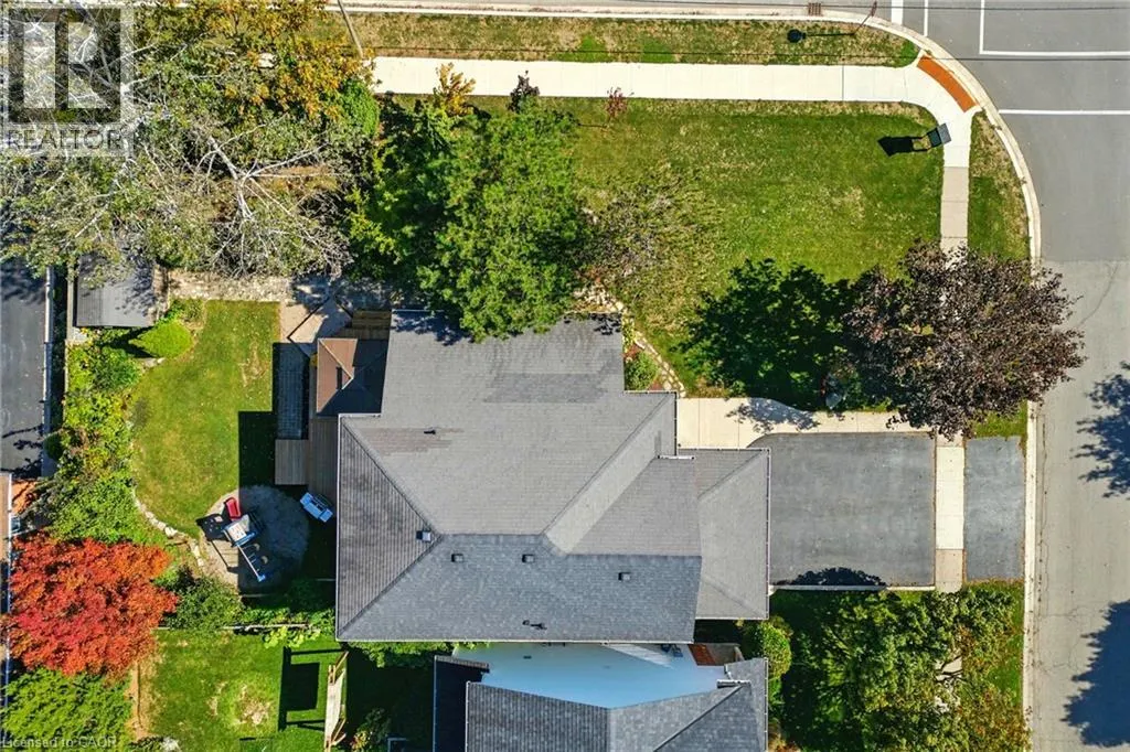2 CALEDONIA Avenue