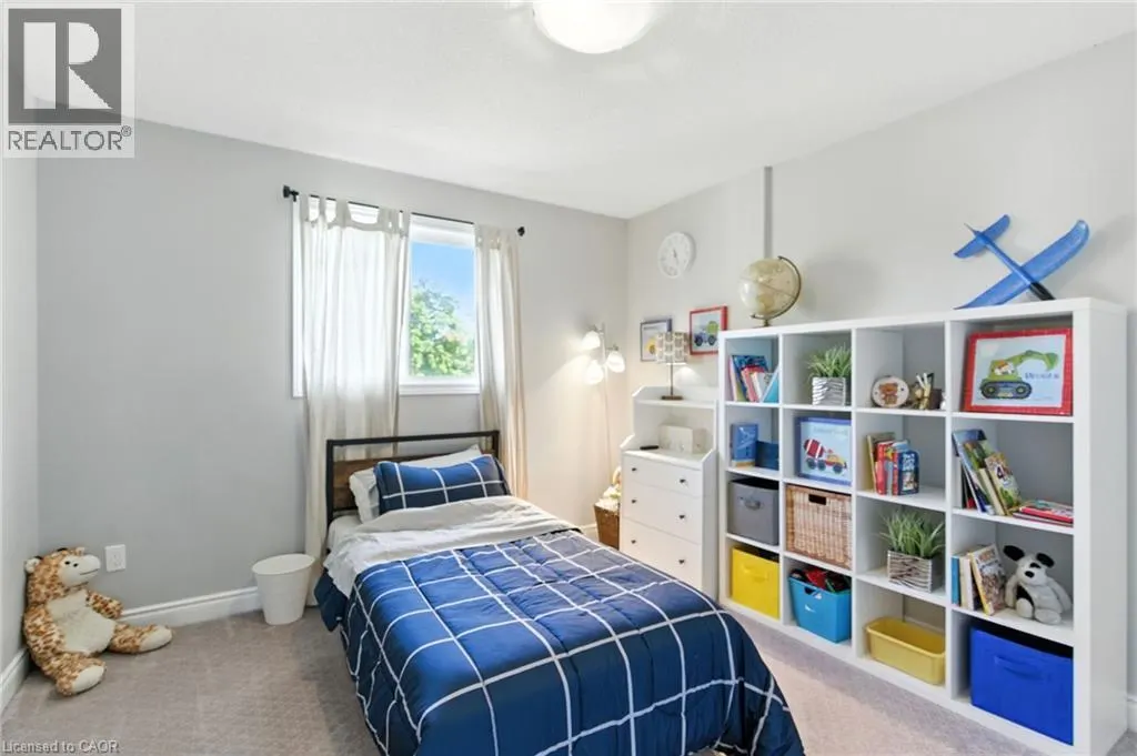 2 CALEDONIA Avenue
