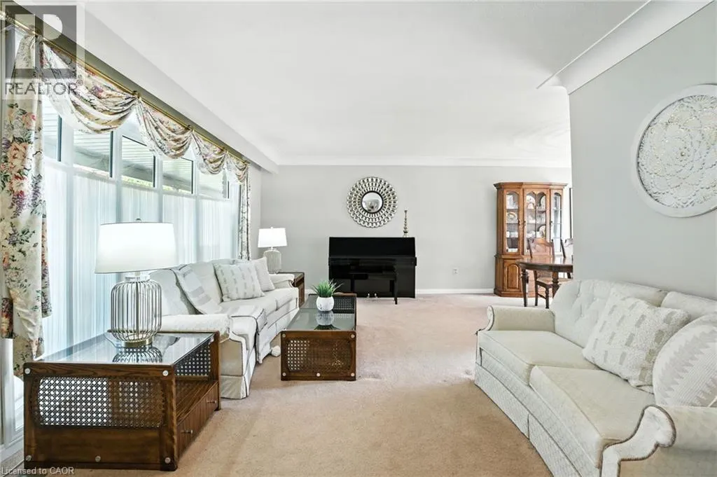 961 GARDEN Lane