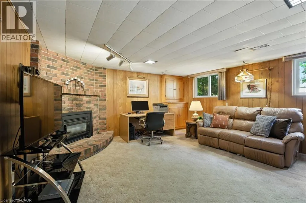 961 GARDEN Lane