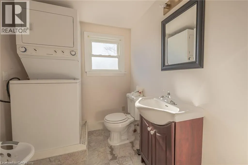 11 BELMONT Avenue W