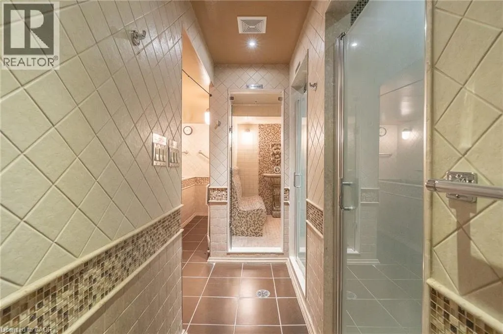 11 BELMONT Avenue W