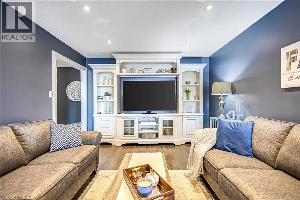 15 CANDLEWOOD Drive