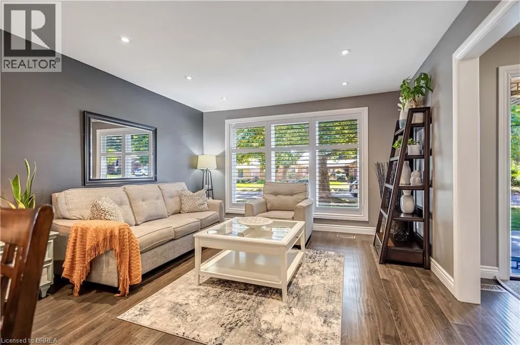 15 CANDLEWOOD Drive