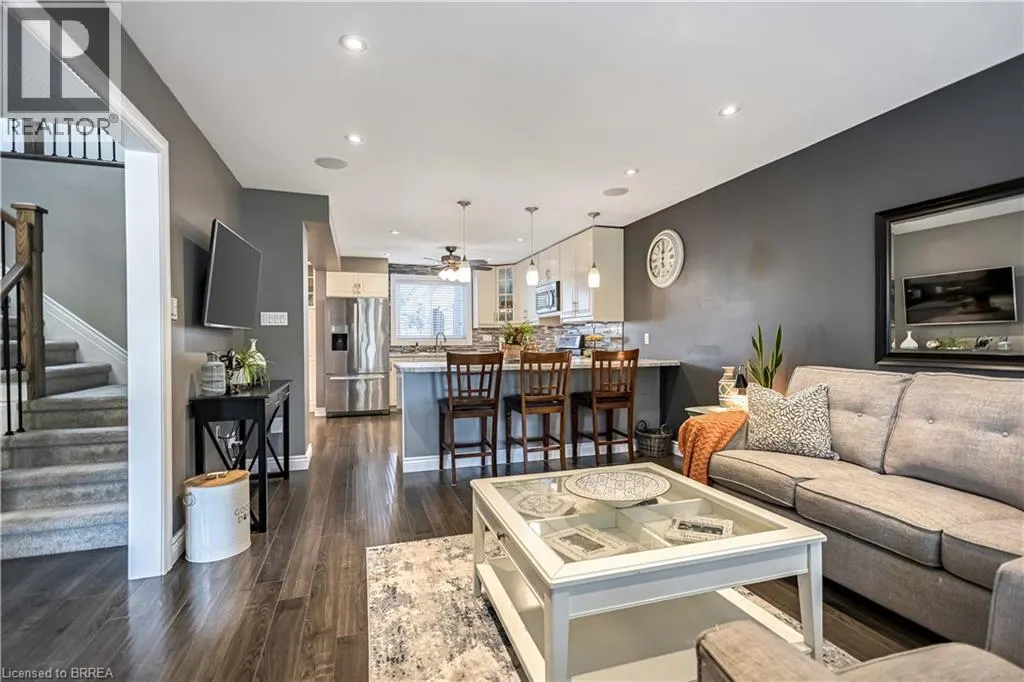 15 CANDLEWOOD Drive