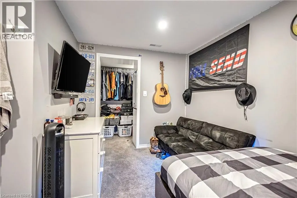 15 CANDLEWOOD Drive