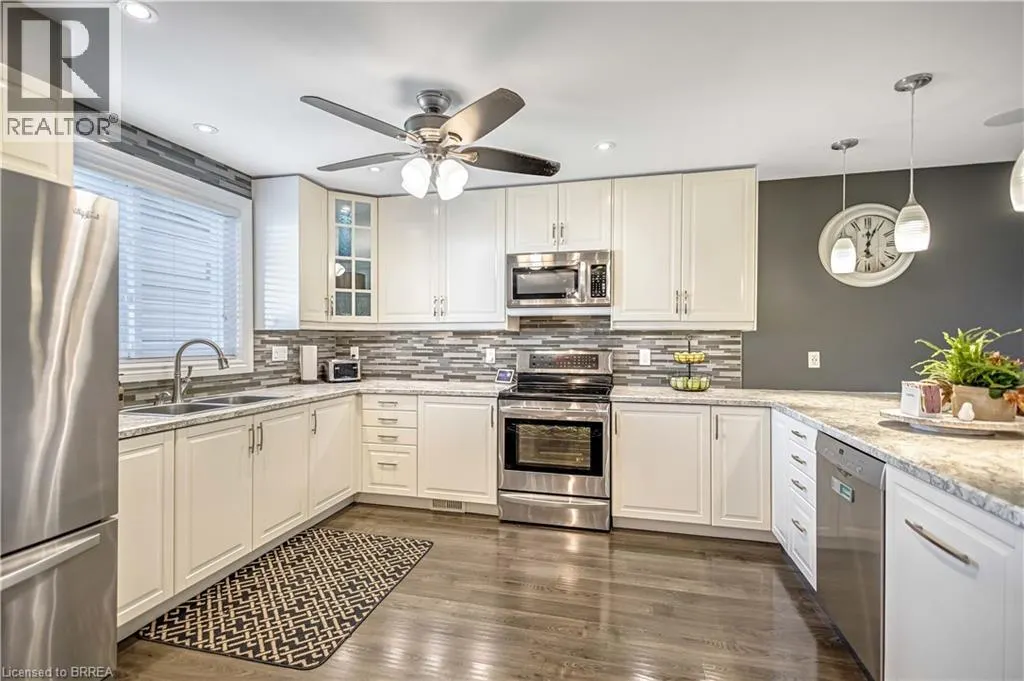 15 CANDLEWOOD Drive