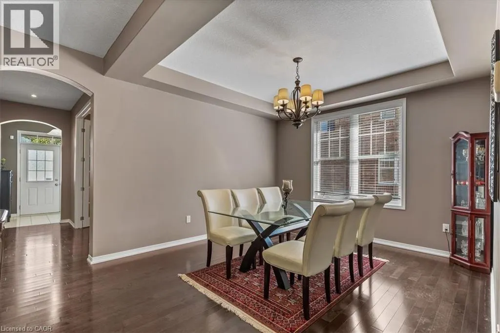 304 FALLING GREEN Crescent