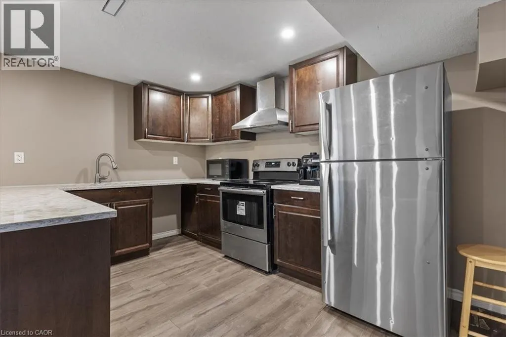 304 FALLING GREEN Crescent