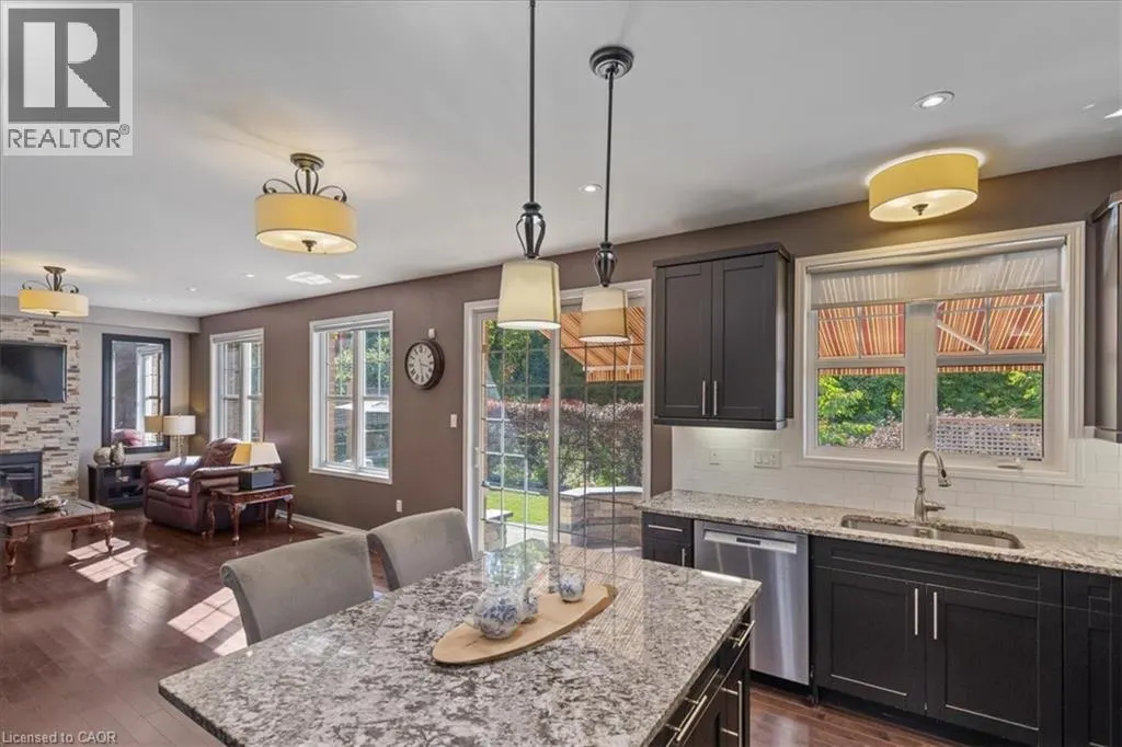 304 FALLING GREEN Crescent