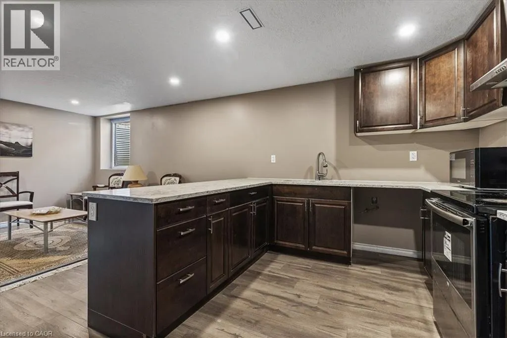 304 FALLING GREEN Crescent