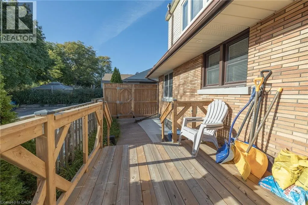 11 BELMONT Avenue W
