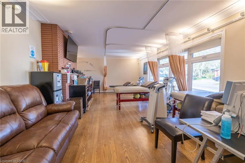 11 BELMONT Avenue W