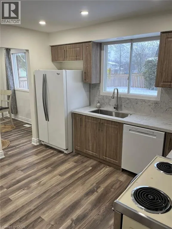 389 DUNVEGAN Drive