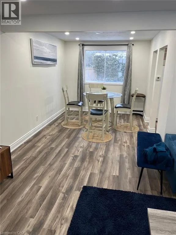 389 DUNVEGAN Drive