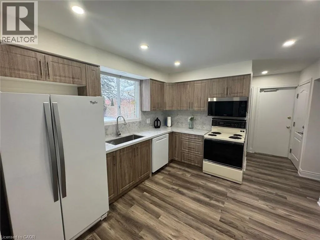 389 DUNVEGAN Drive