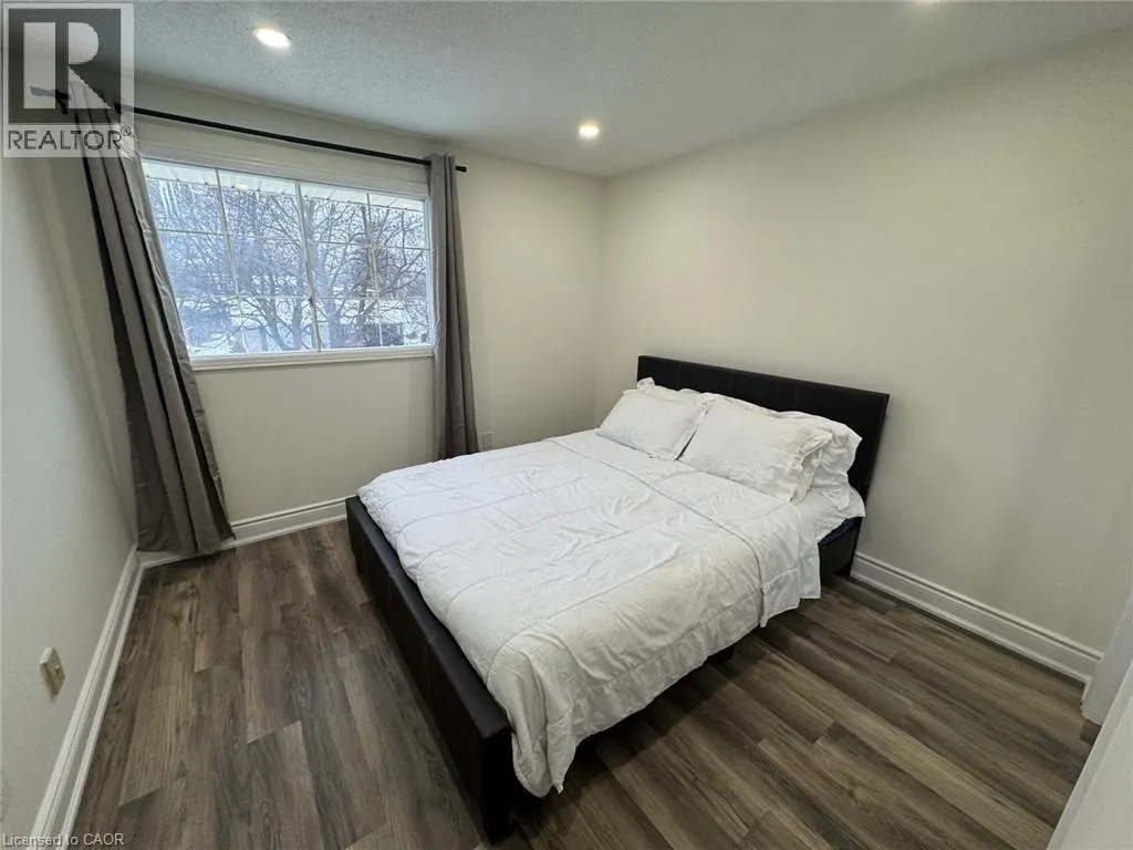 389 DUNVEGAN Drive