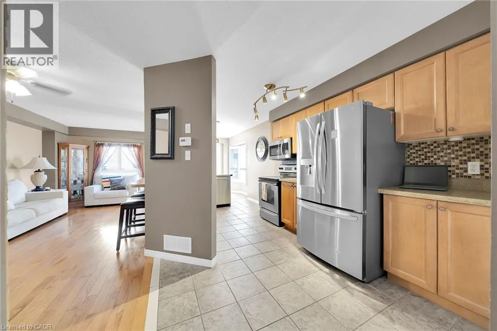 37 MEADOW WOOD Crescent