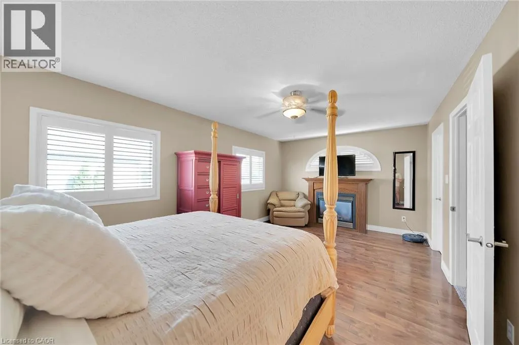 37 MEADOW WOOD Crescent