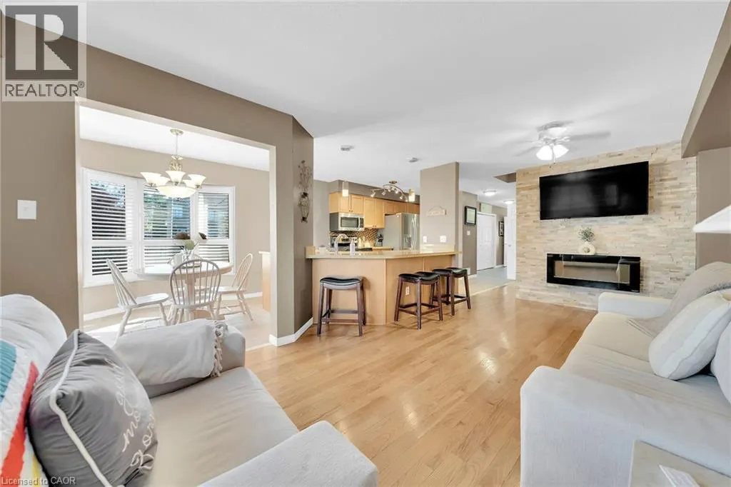 37 MEADOW WOOD Crescent