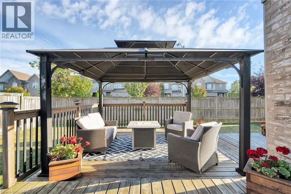 37 MEADOW WOOD Crescent