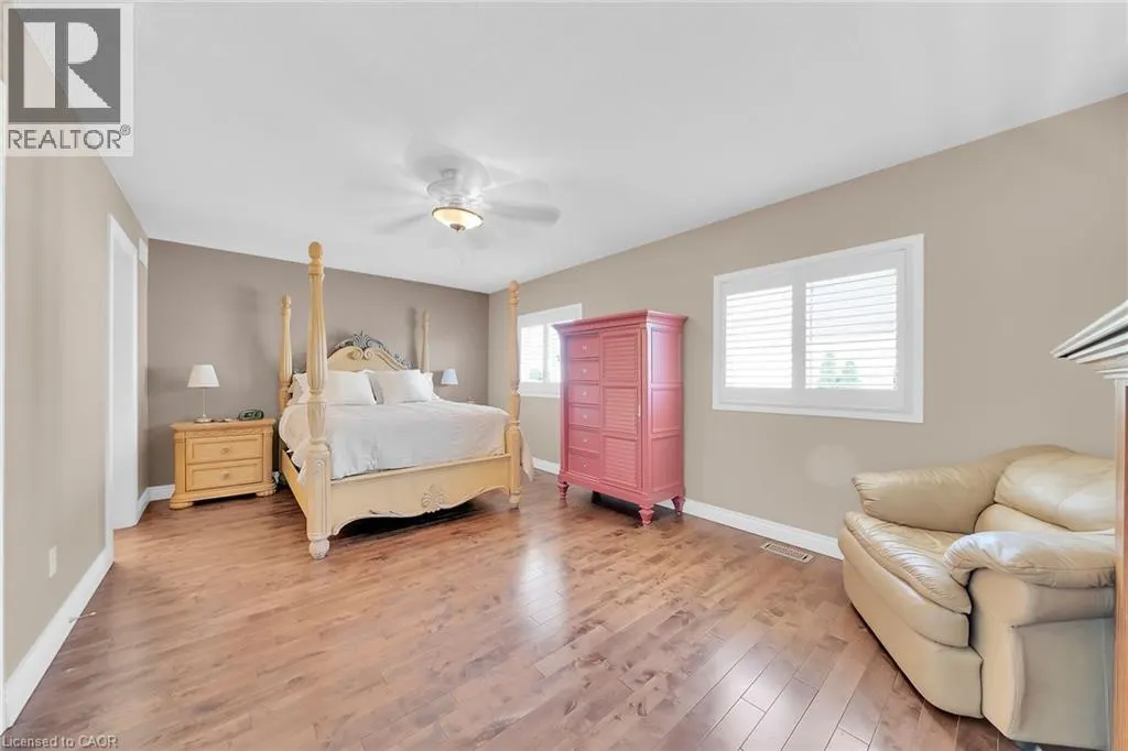37 MEADOW WOOD Crescent