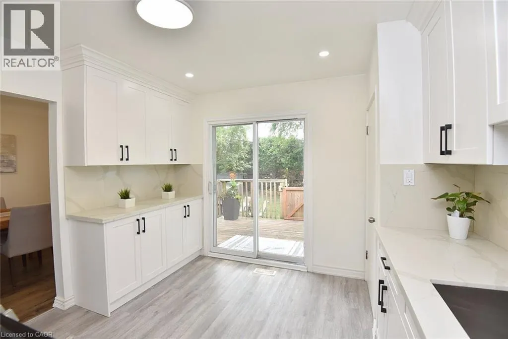 238 KENT Crescent