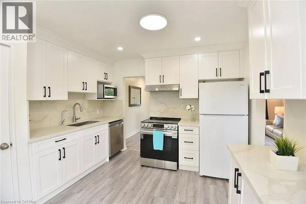 238 KENT Crescent