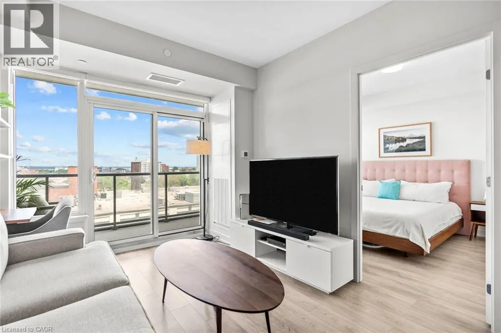 212 KING WILLIAM Street Unit# 818, #818