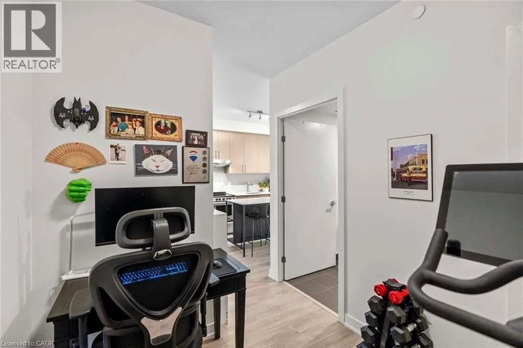 212 KING WILLIAM Street Unit# 818, #818