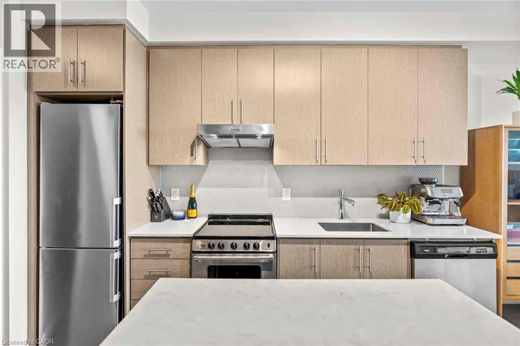 212 KING WILLIAM Street Unit# 818, #818