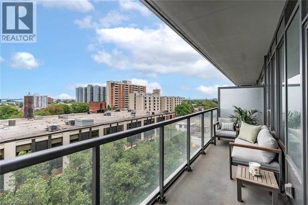 212 KING WILLIAM Street Unit# 818, #818