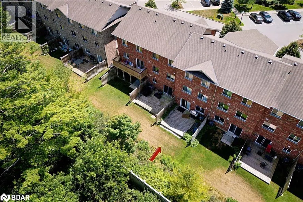 57 FERNDALE Drive S Unit# 7, #7
