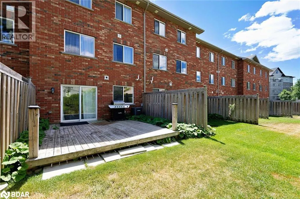 57 FERNDALE Drive S Unit# 7, #7
