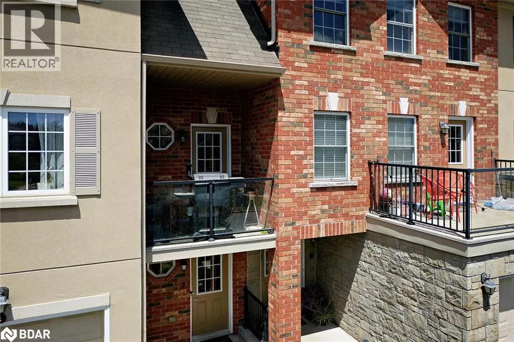 57 FERNDALE Drive S Unit# 7, #7