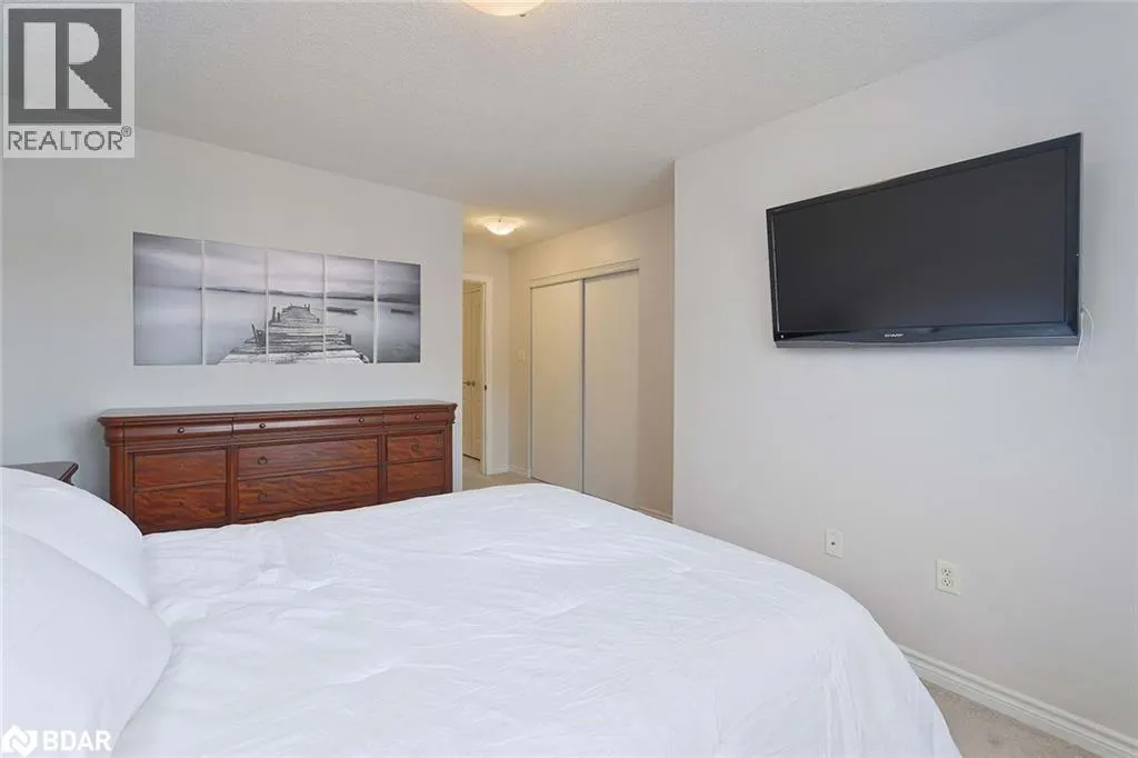 57 FERNDALE Drive S Unit# 7, #7